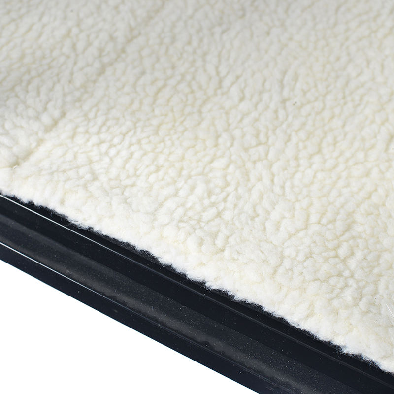 Møbelstil stor træhundbur med hjul og pude Møbelstil stor træhundbur med hjul og pude