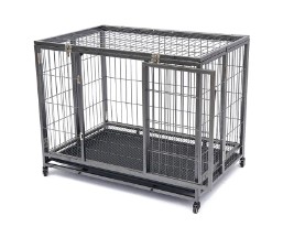 Hvilke sikkerhedsdetaljer skal overvejes, når du bruger et kæledyrsbur, mens du rejser?